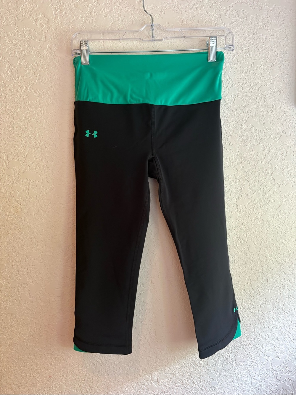 Under Armour Black and Teal Capri Leggings